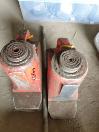 2 x 20 Tonne Bottle Jacks 