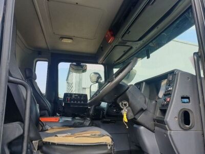 2009 Scania P340 8x4 Hookloader - 10