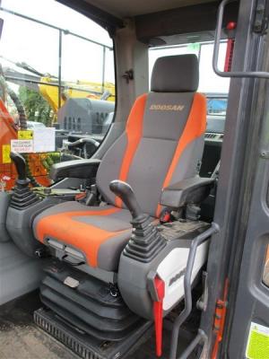 2017 Doosan DX140LC-5 Excavator - 19