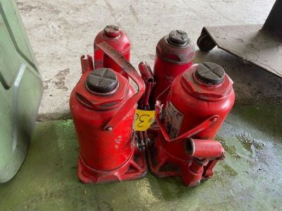 4x Hydraulic Jacks