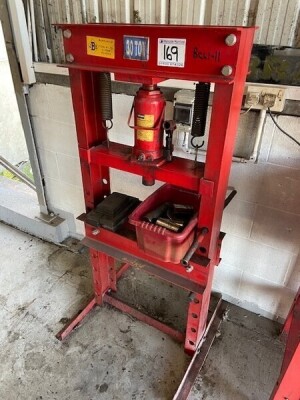 1 x 30 Tonne Hydraulic Press