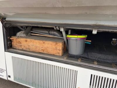 2002 Volvo B12 M Van Hool T9 57 Seat Coach - 13