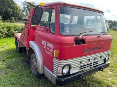 Ford D0710 Series 4x2 Recovery Truck - 2