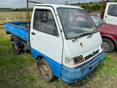 1998 Daihatsu Charade 1300, Dropside Tipper