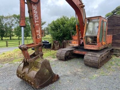 Hitachi UH062 Excavator