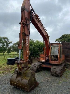 Hitachi UH062 Excavator - 2