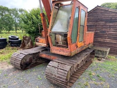 Hitachi UH062 Excavator - 7