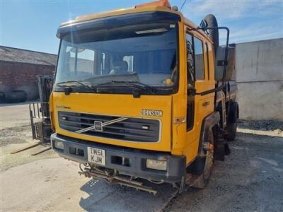 2002 Volvo FL180 4x2 Johnston Body Sweeper - 2