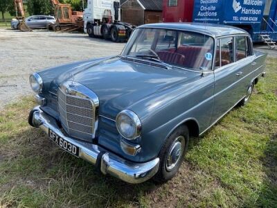 1966 Mercedes 200 Diesel 4dr Saloon - 3