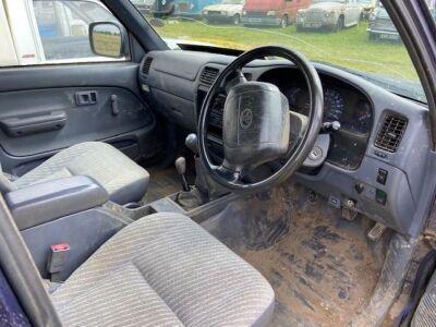 2001 Toyota Hilux 24TD DC Pickup - 9
