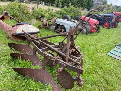 Ransomes TS 59 3 Furrow Horse Drawn Plough - 2