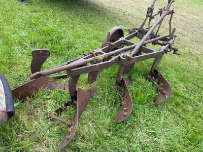 Ransomes TS 59 3 Furrow Horse Drawn Plough - 3