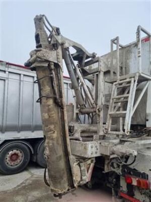2016 Mercedes Arcos 8x4 Volumetric Mixer - 5
