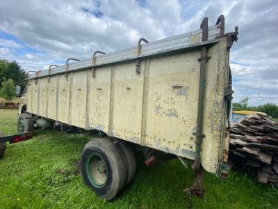 Ford D Series 4x2 Tipper / Blower  - 3