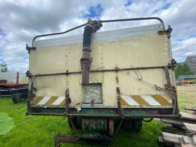 Ford D Series 4x2 Tipper / Blower  - 4