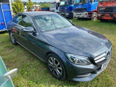 Mercedes Diesel Saloon - 2