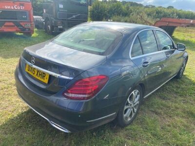 Mercedes Diesel Saloon - 3
