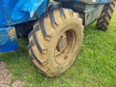 2004 New Holland LM415A Telehandler - 8