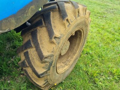 2004 New Holland LM415A Telehandler - 9