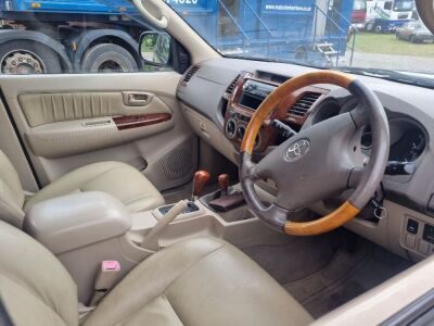 2006 Toyota Hilux Intimidator Double Cab Pick Up - 4