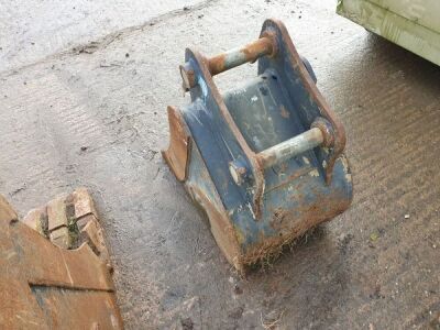 1.5ft Digging Bucket - 50mm Pins  - 2