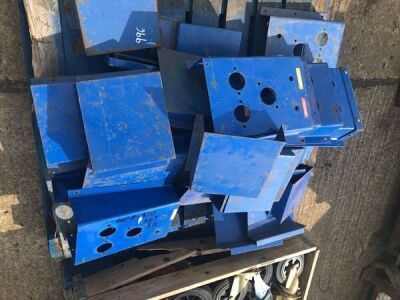 Qty of Trailer Valve Brackets + Panels - 2