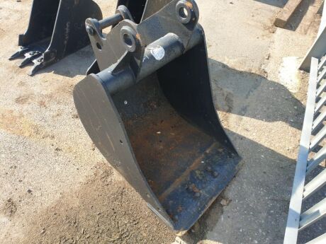 2ft Digging Bucket 40mm Pins 