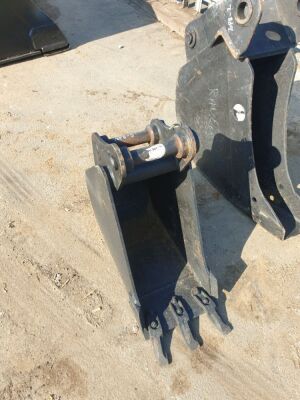 1ft Digging Bucket 40mm Pins 