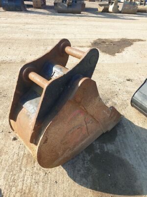 2ft Digging Bucket 60mm Pins  - 3