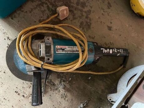 Makita 9" Grinder 