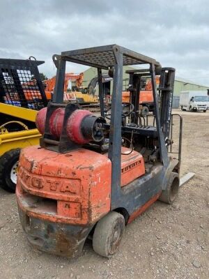 Toyota Gas Forklift Truck - 2