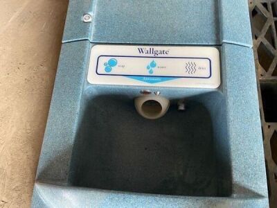 Wallgate Integrated Hand-Washer/Dryer - 3