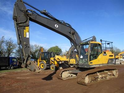 2014 Volvo EC220DL Excavator