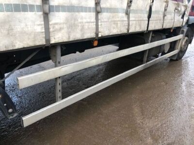 2014 MAN TGM 18 250 4x2 Curtainsider - 13