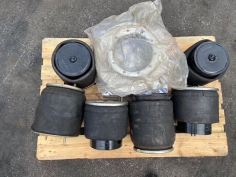 2 Scania Brake Disks and 6 Scania Airbags