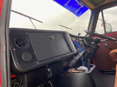 1987 N1020 Volvo 4x2 Tractor Unit  - 26