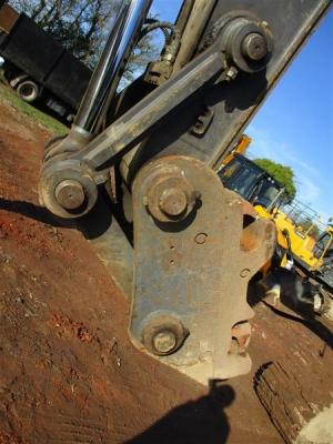 2014 Volvo EC220DL Excavator - 20