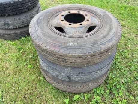 3x 82.5 R20 Tyres 