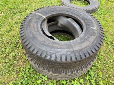 2x 9.00 R20 Tyres, Flaps and Tyres  - 3