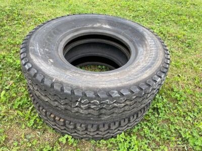 2x 10.00 R20 Tyres