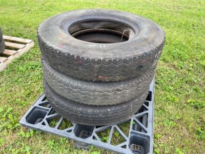 3x 8.25 R20 Tyres & 1 Rim 