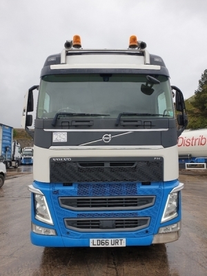 2016 Volvo FH540 Globetrotter XL 6x2 Mini Midlift Tractor Unit - 2