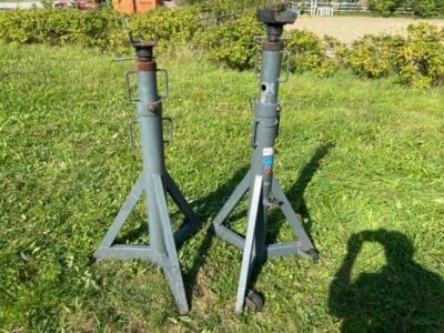 2x Commercial Axle Stands