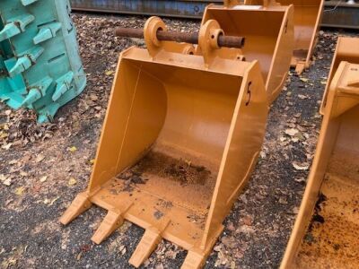 900mm Digging Bucket 80mm Pins - 2