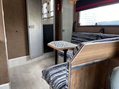Leyland DAF 45-150 4x2 Horse Box - 12
