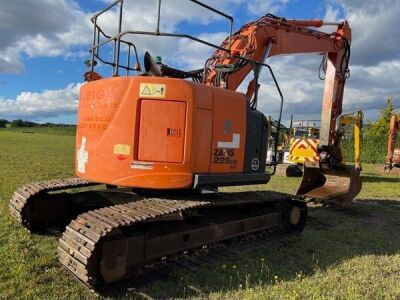 2016 Hitachi ZX225 USLC-5B Excavator - 2