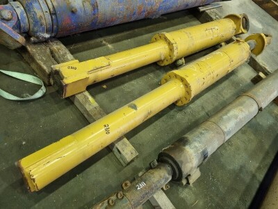 2x Heavy Duty Hydraulic Rams