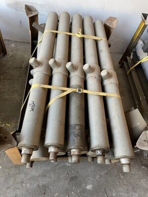 15 x  Hydraulic Rams