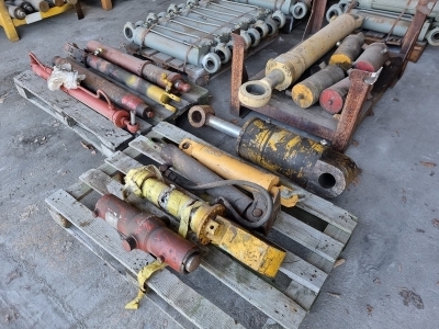 Qty of Misc Hydraulic Rams