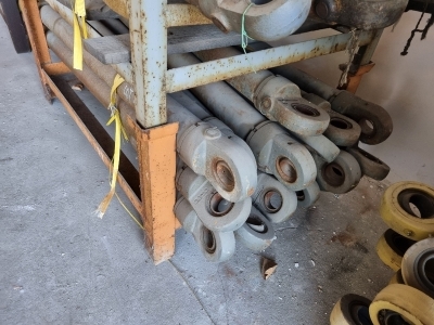 17 x Hydraulic Rams